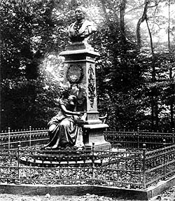 Das fertiggestellte Denkmal, Aufnahme von 1890